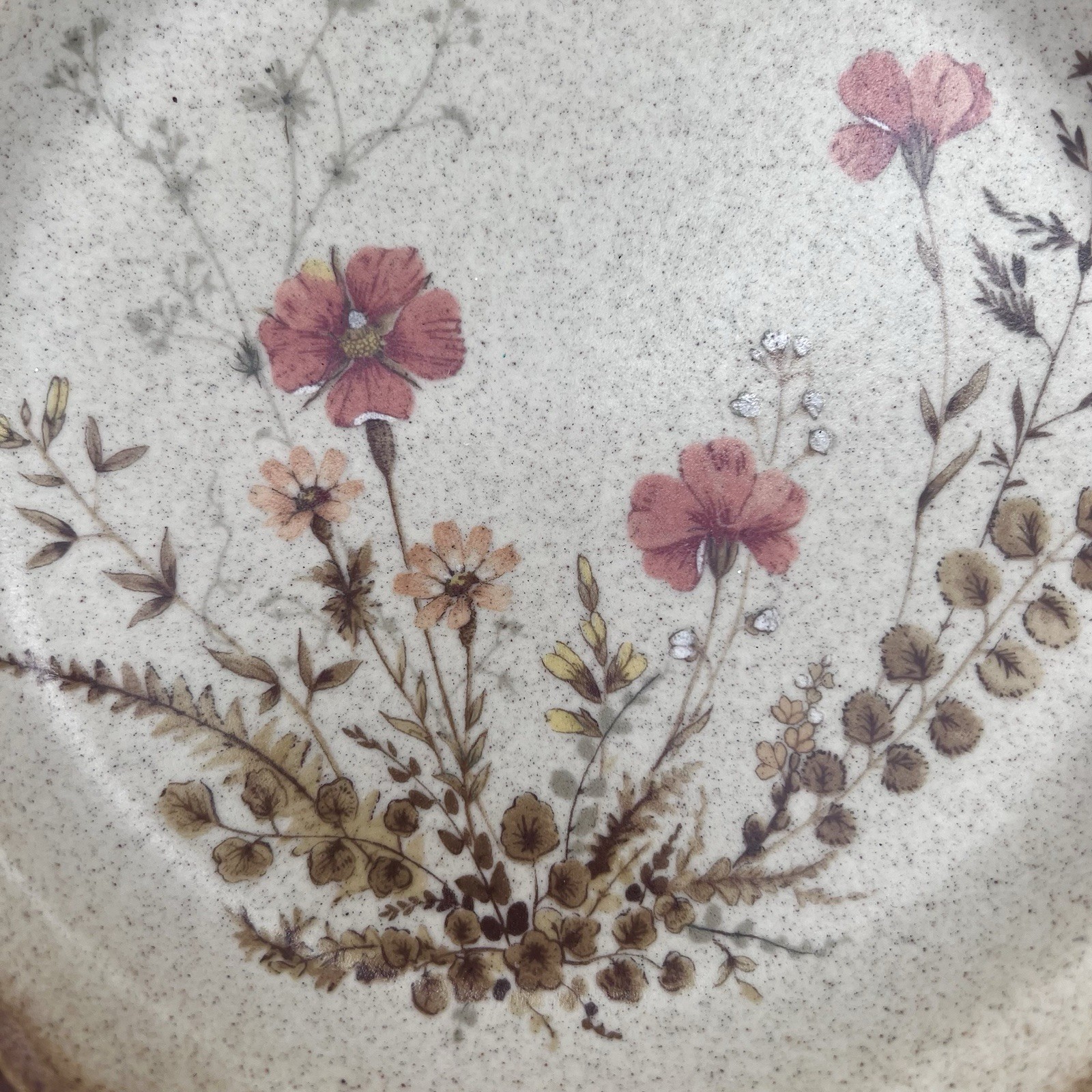 Mikasa Whole Wheat Jardiniere E8000 Salad Plates and Bowls Flioral Stoneware