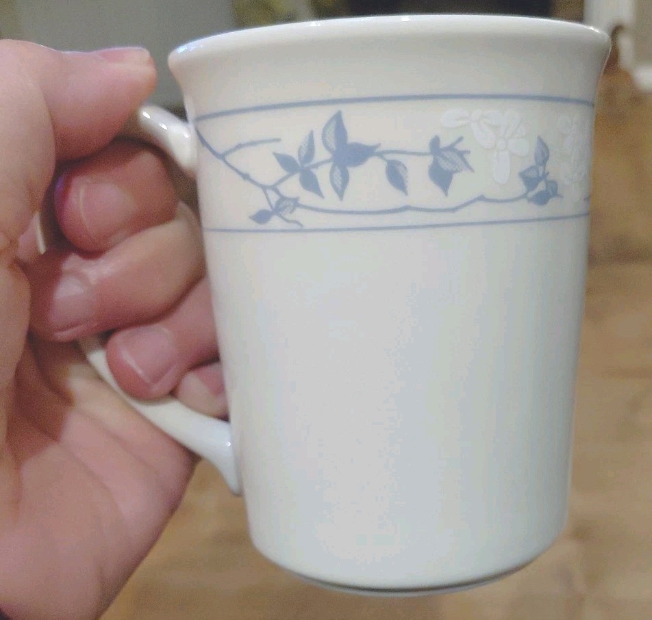 4-Vintage Corelle Corning Ware “FIRST OF SPRING” Tea Cups-Coffee Mugs Set Of 4