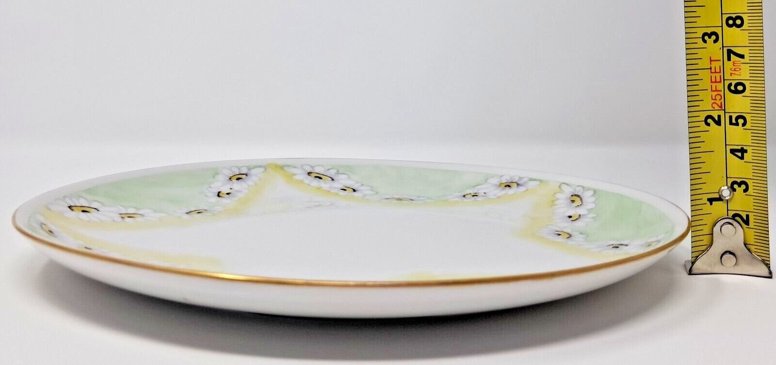 Daisy & Star pattern 8″ Porcelain Plate hand painted by M. A. Thomas decorative