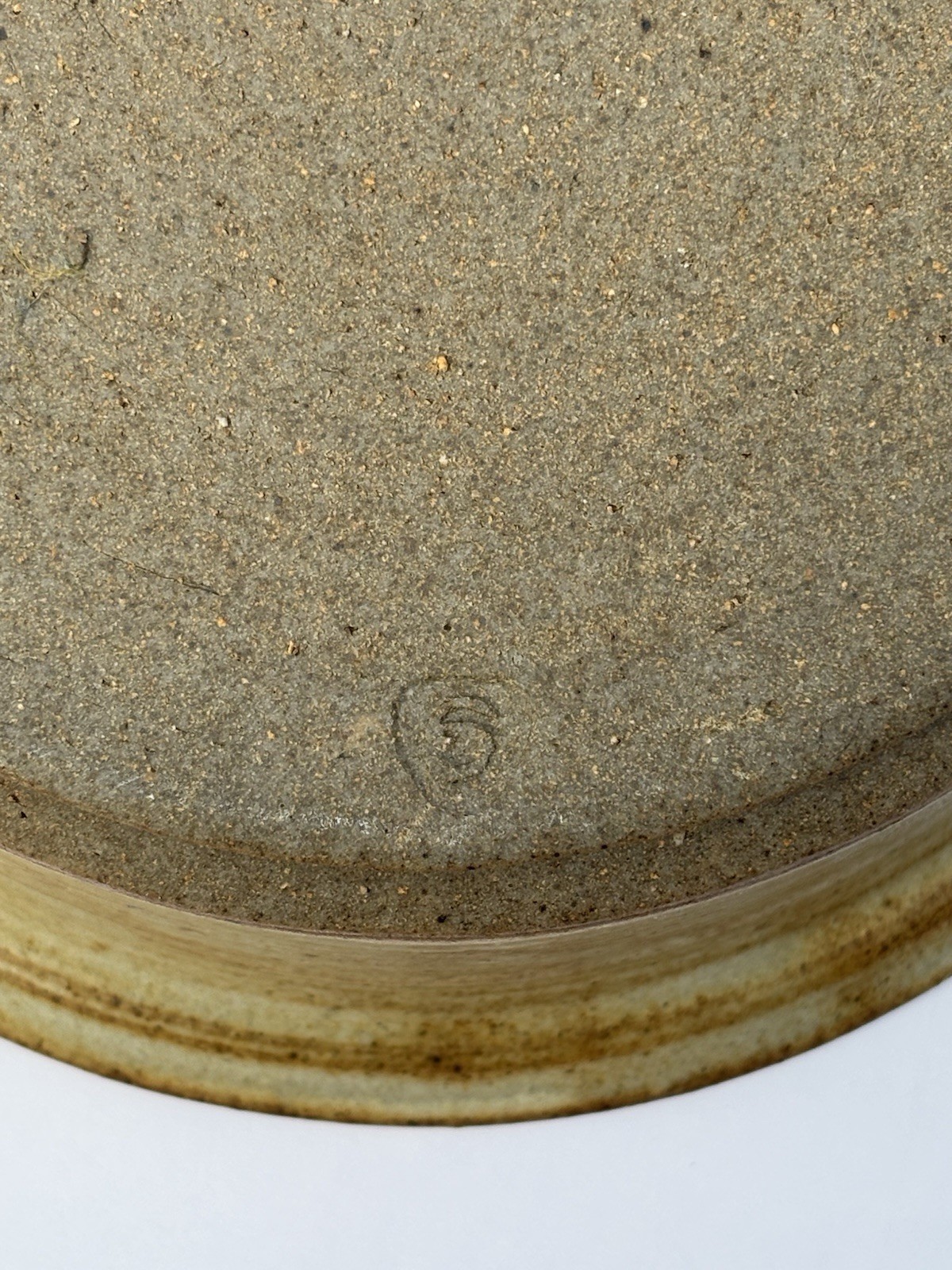 Round Stoneware Covered Casserole Dish Beige Brown Speckled Pottery Glaze