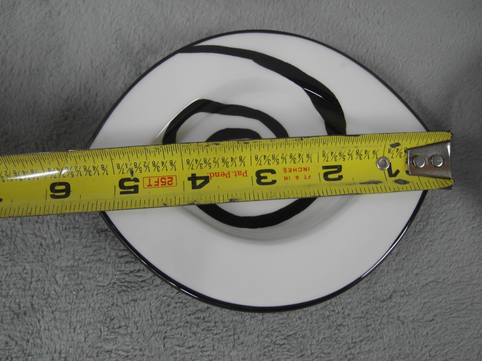 Tabletops Unlimited Urban Graffiti Spiral Saucer Plate White/ Black 4pc Set 5.5”