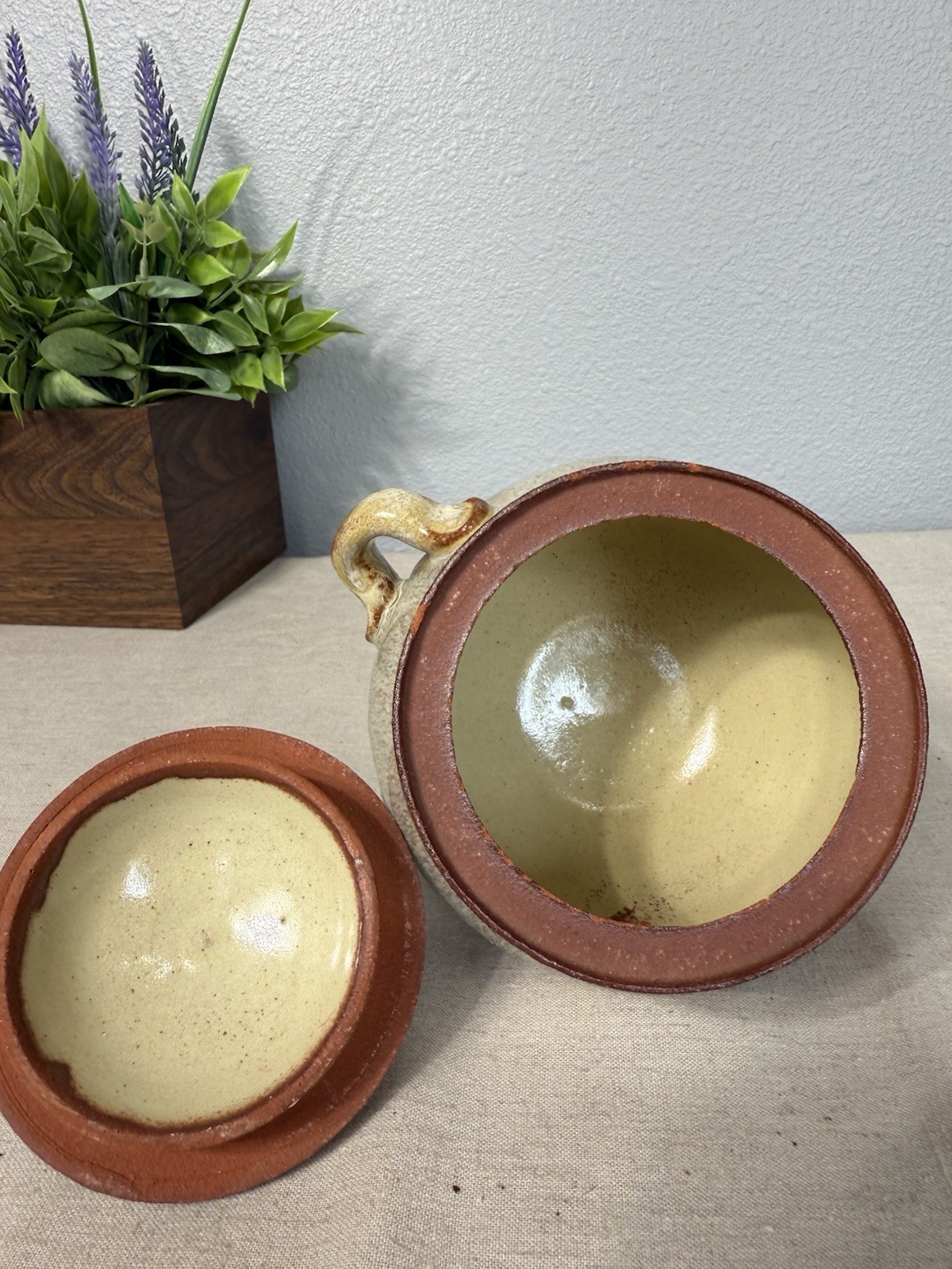 ARTIST SIGNED MULTI COLOR STUDIO POTTERY POT WITH LID