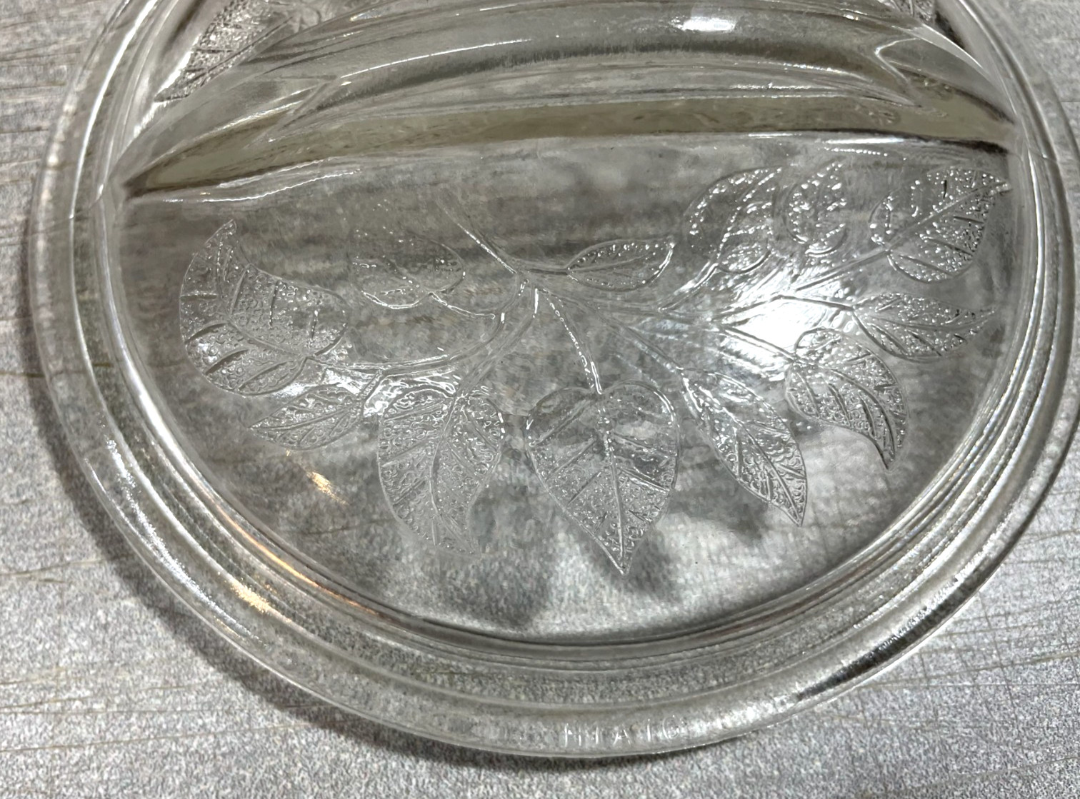 Vintage Glass Casserole Lid Leaf Pattern 6 1/4 x 5 1/4 Rims H1A1G Hammercraft