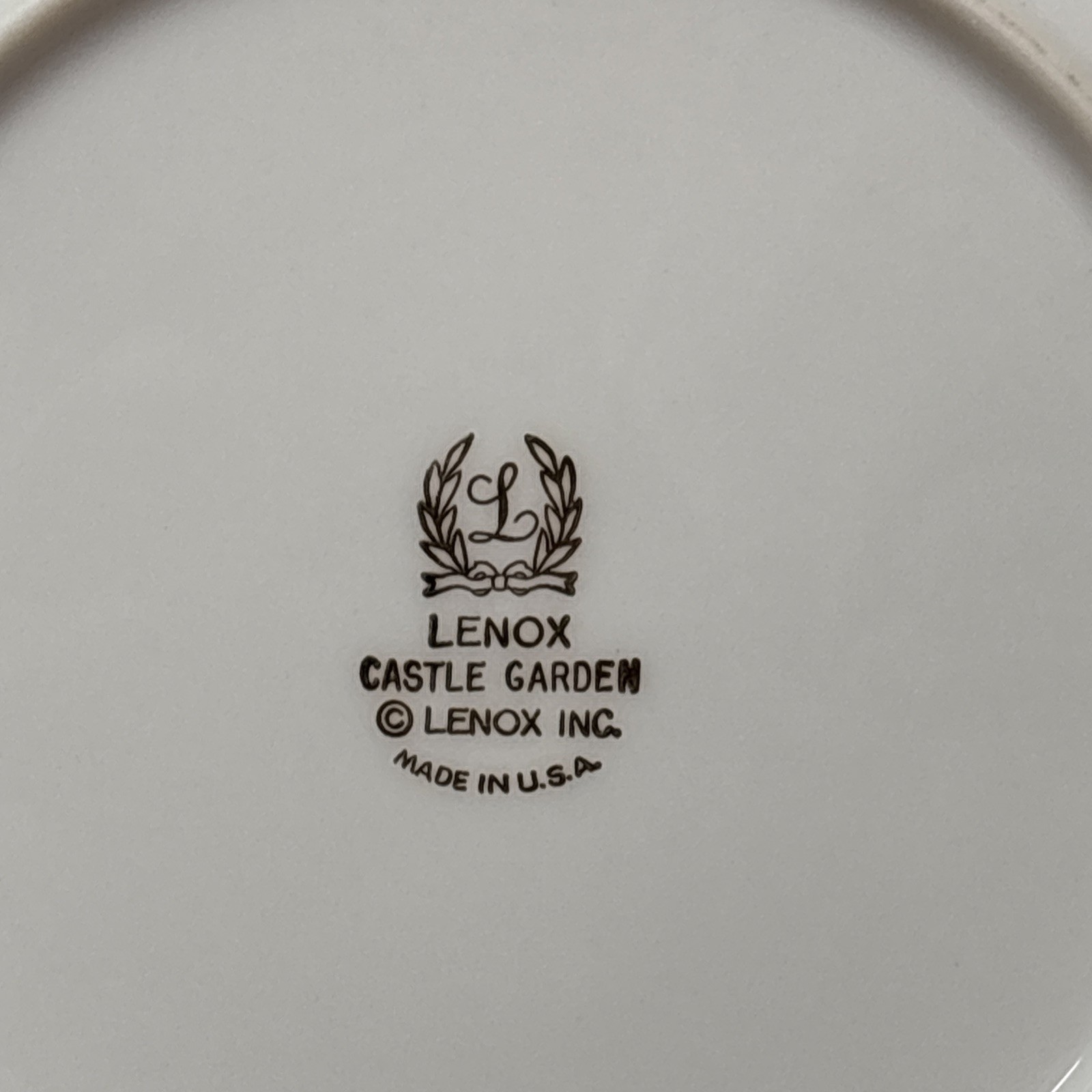 ❤ Lenox CASTLE GARDEN Bread Plate 6 3/8 Inches