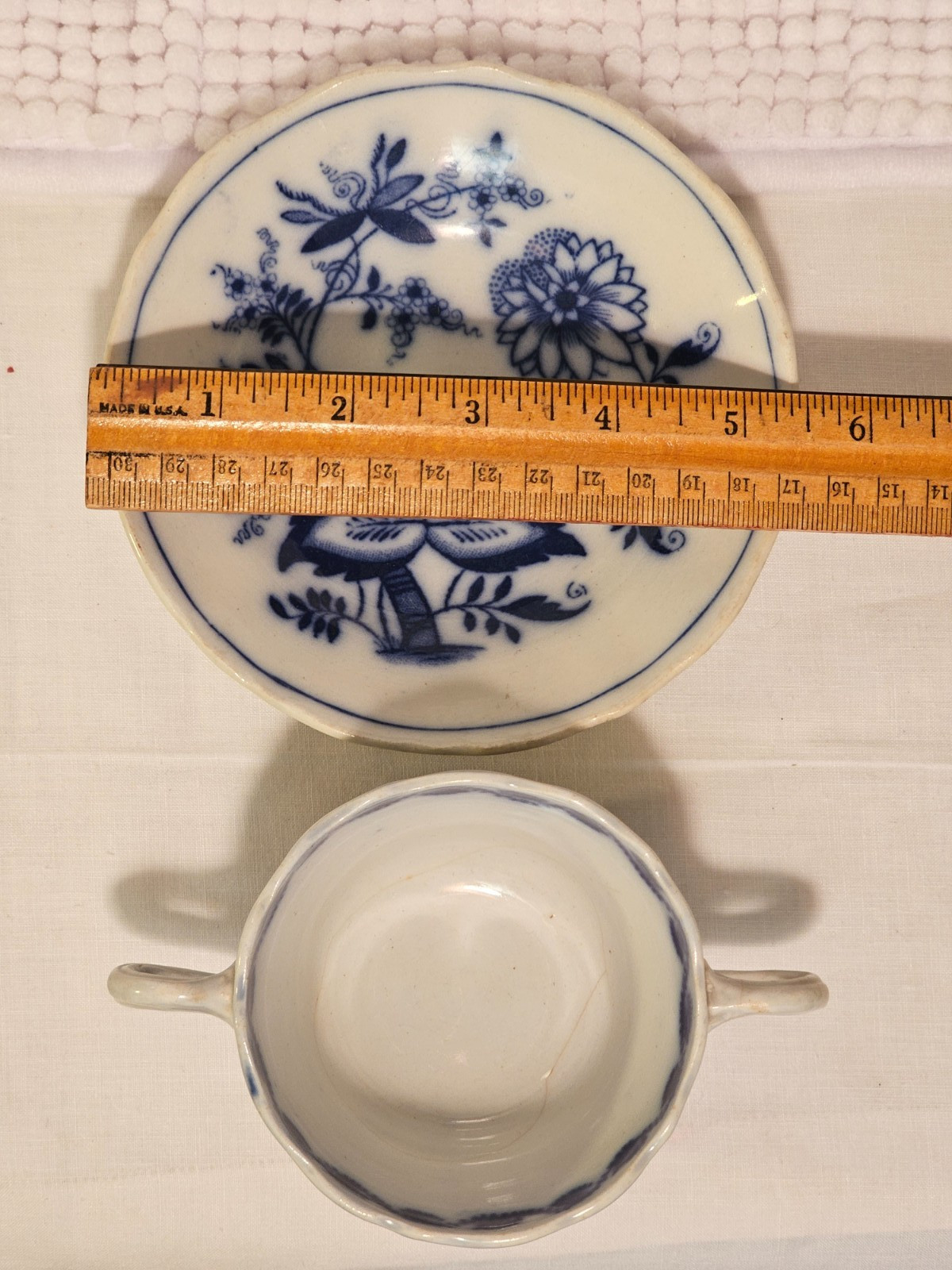 BARGAIN Bouillon cup w/saucer and lid, DAMAGED, Blue Onion