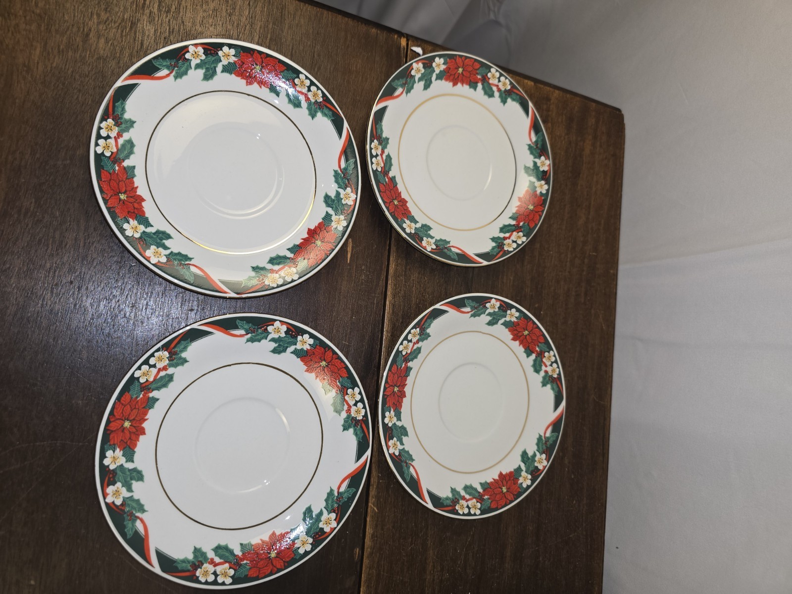 NIB VTG Tienshan”Deck The Halls”16pc Christmas Poinsettia Dinnerware Fine China