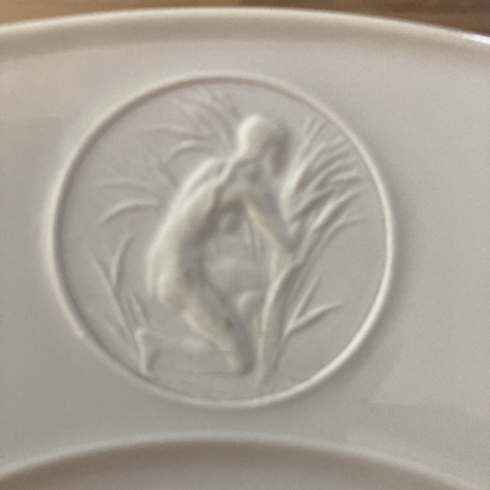 KPM “Arkadia” Dinner Plate Syrinx Medallion Porcelain 10.25″ Berlin Germany