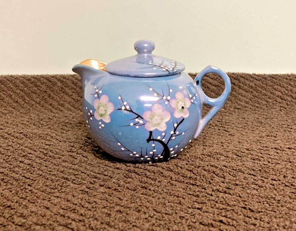 Vintage Lusterware blue moriage covered creamer – 3.5 in. H