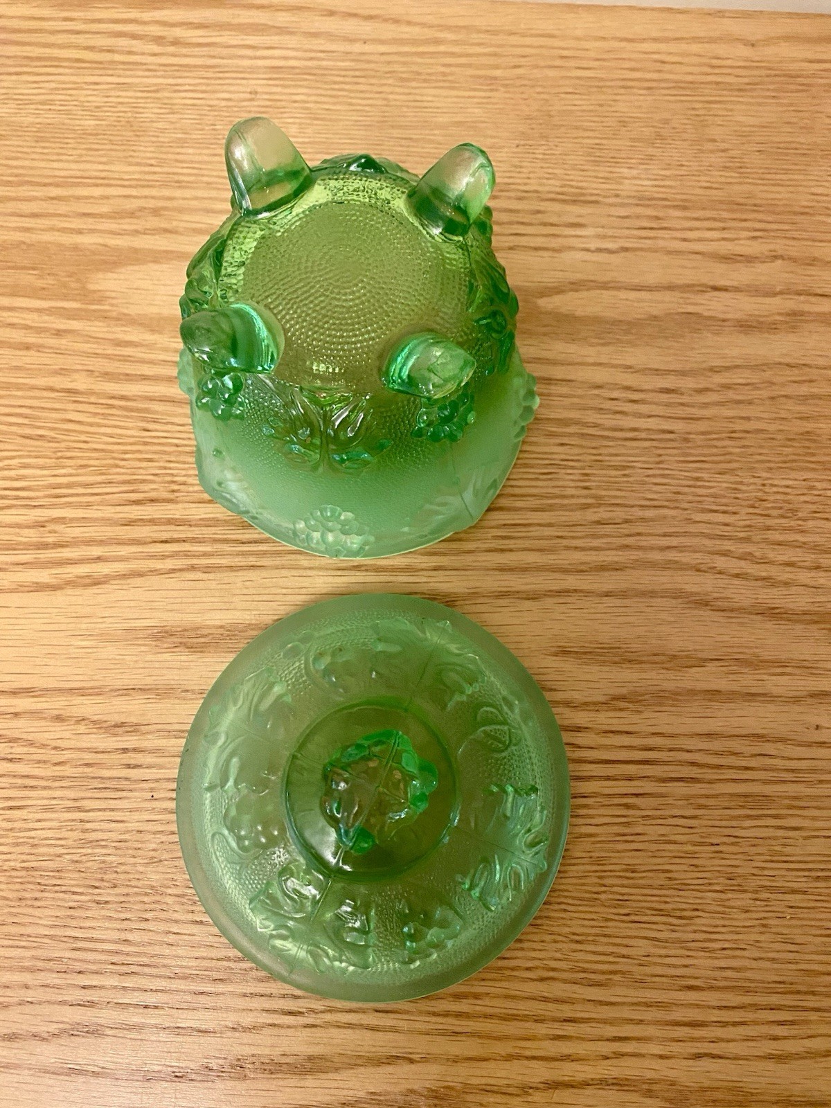 Vintage Jeannette Frosted Green Glass Candy Dish Embossed Grapes Footed w/ Lid
