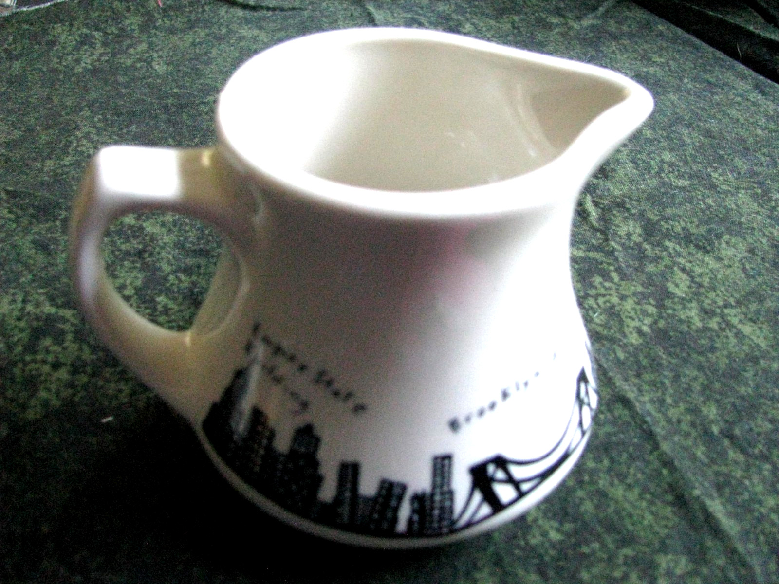 Vintage HOMER LAUGHLIN CREAMER New York skyline illustration Twin Towers & more
