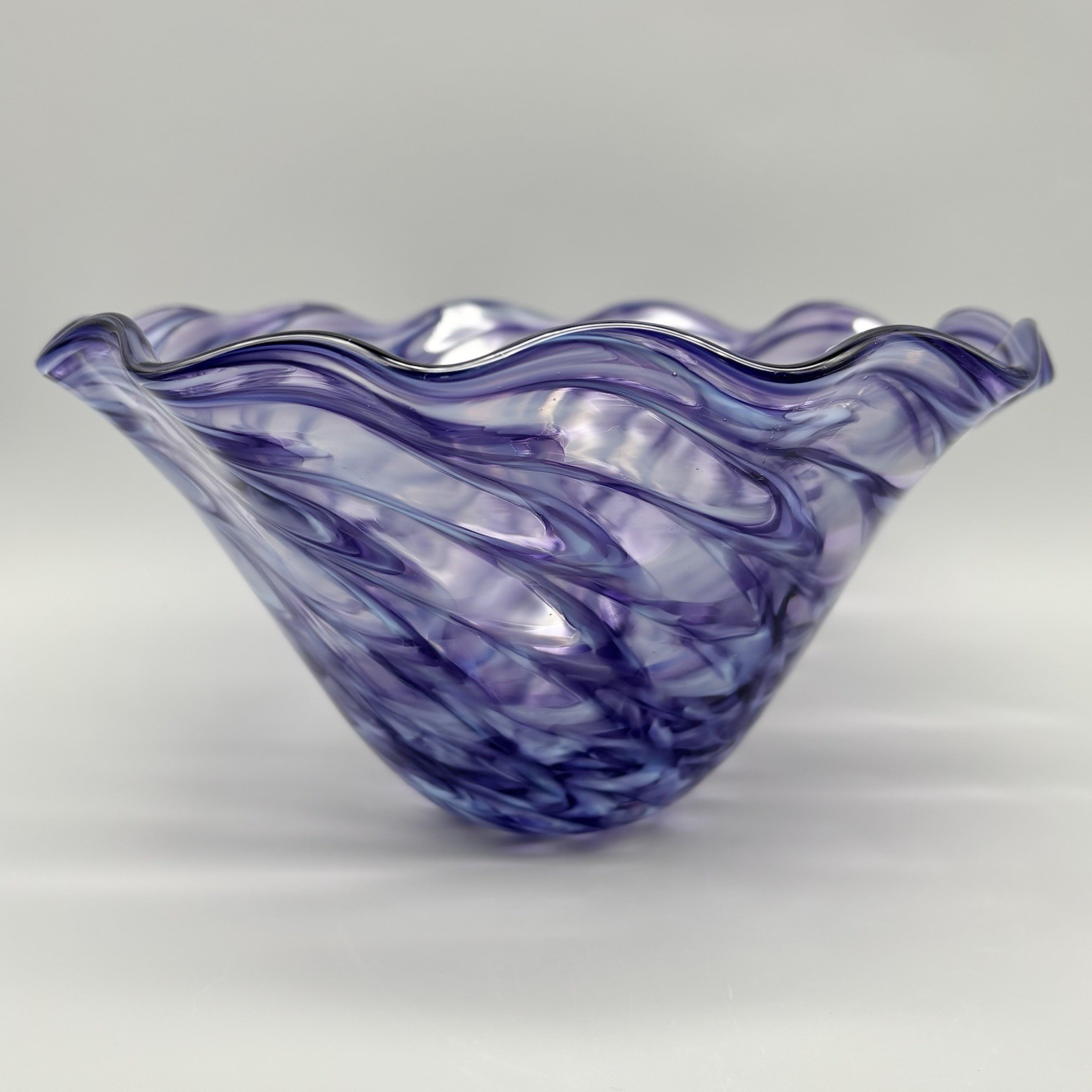 Signed Art Glass Violet Purple & White Pulled Feather Marbled Swirl 8″ Bowl 80s
