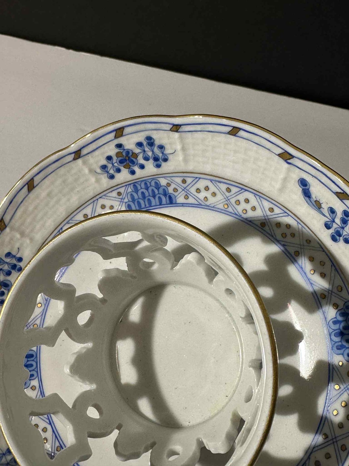 Pair Herend Hungary Trembleuse Saucers #713 Blue & Rust Indian Basket Gold Trim