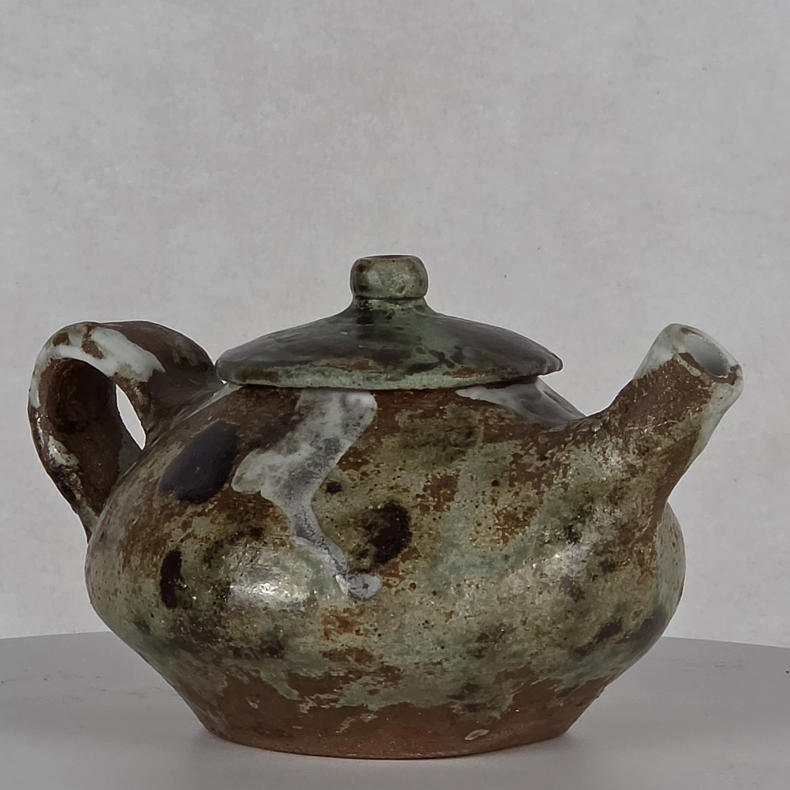 Art Pottery Stoneware Hand-thrown Tea Pot w/Lid Signed Jake ’10 – 6.5″ x 5″ x 4″