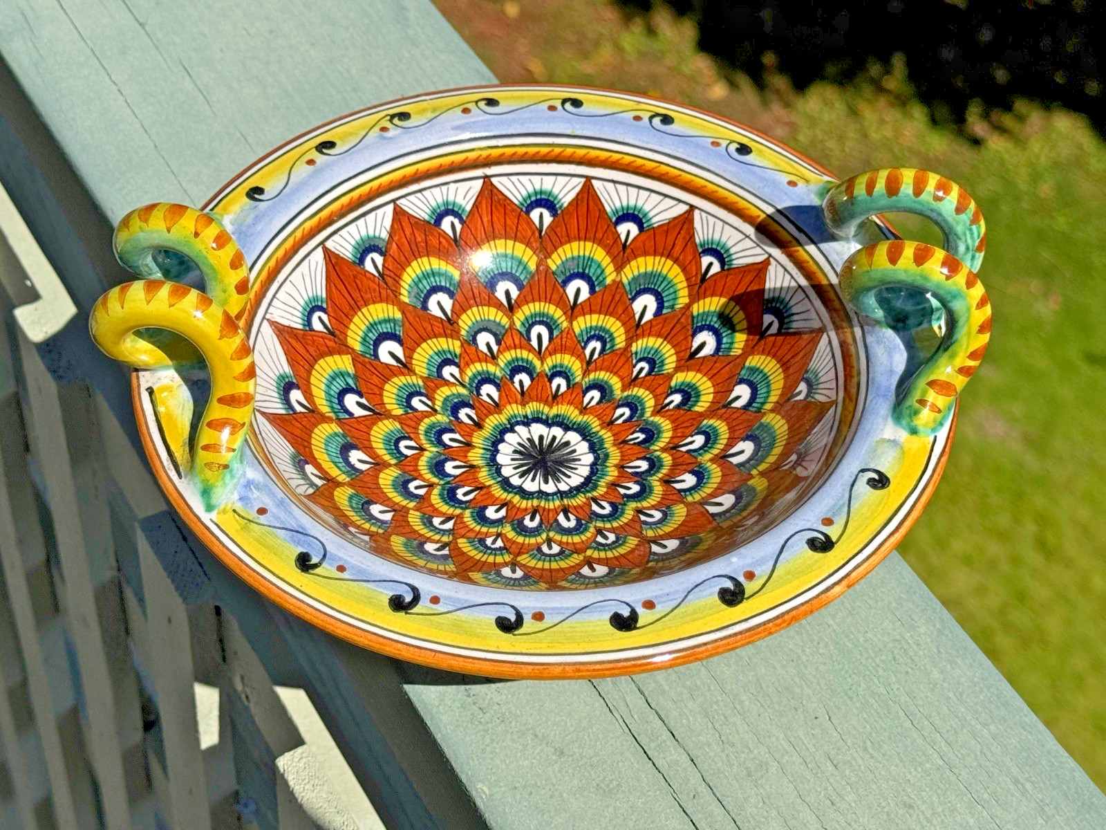 Deruta Pottery Snake Handle Peacock Feather Geometric Footed Bowl 8″ D Italy