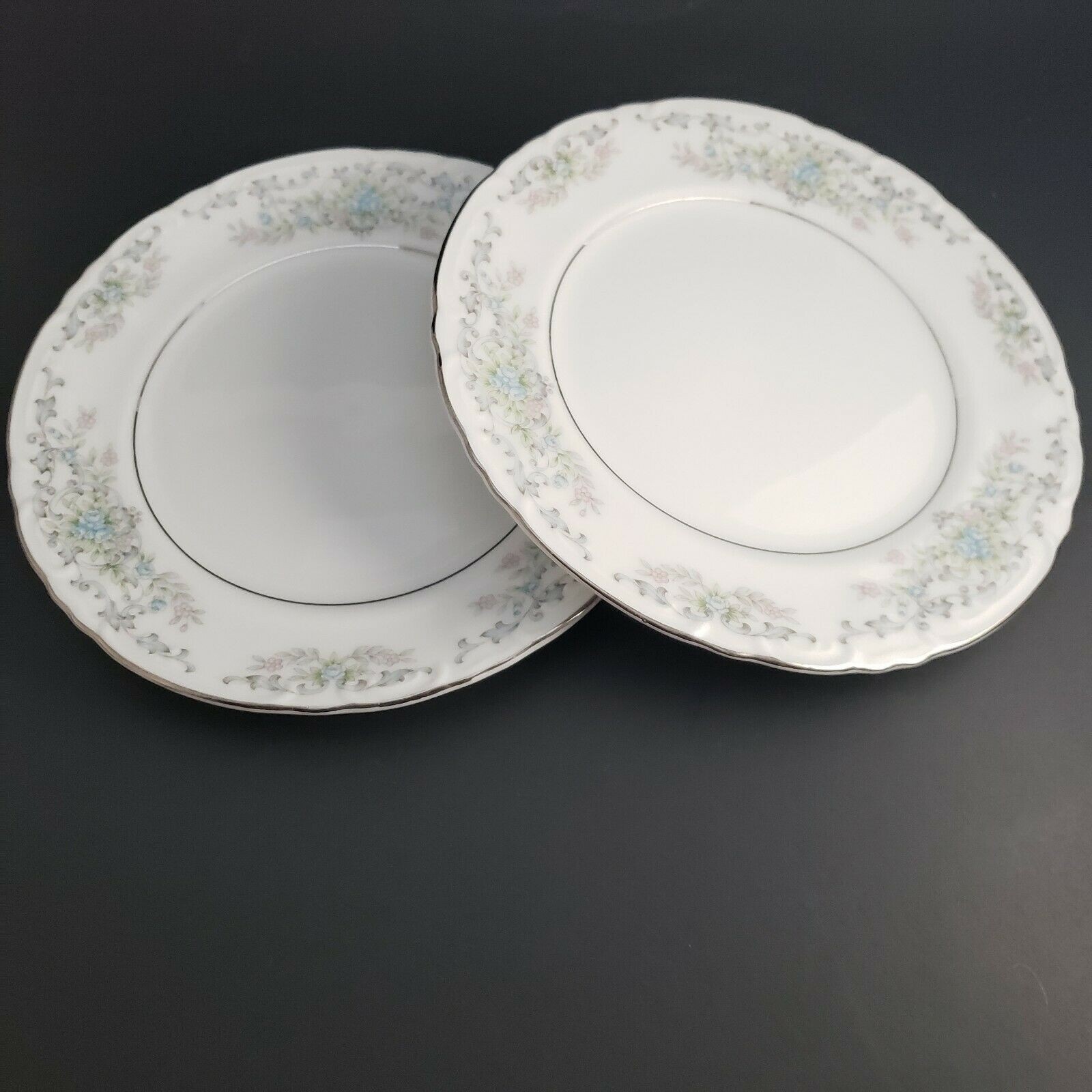 Theresa by NORLEANS 6 Fruit-Dessert Sauce Bowls PLUS 2 bread & butter plates