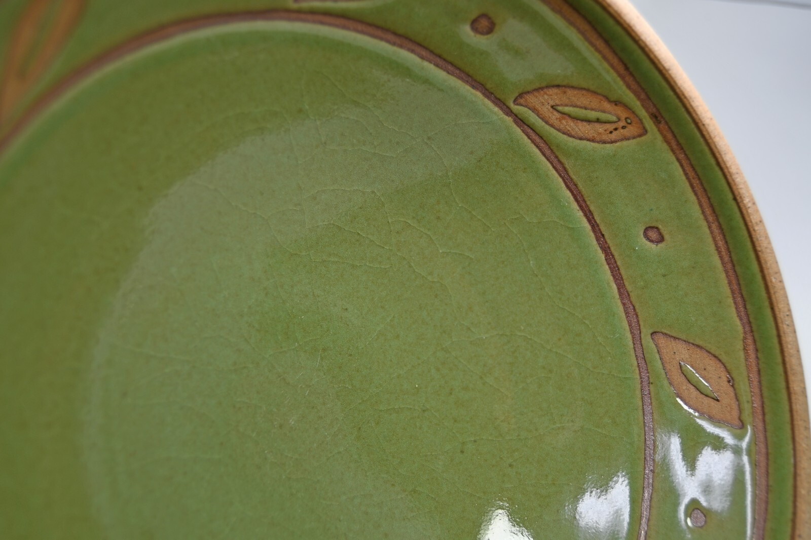 VTG Brieger Studio Art Pottery Serving Display Bowl Incised Leaf Green Natural