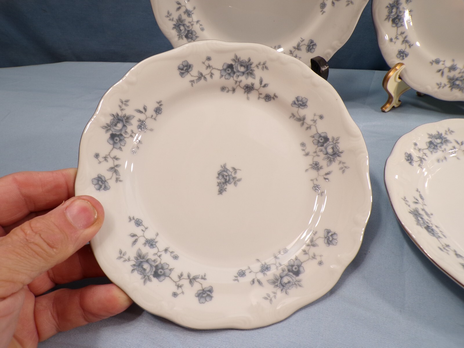 Set of 8 Johann Haviland Blue Garland Traditions Bread & Butter Plates 6 1/4″