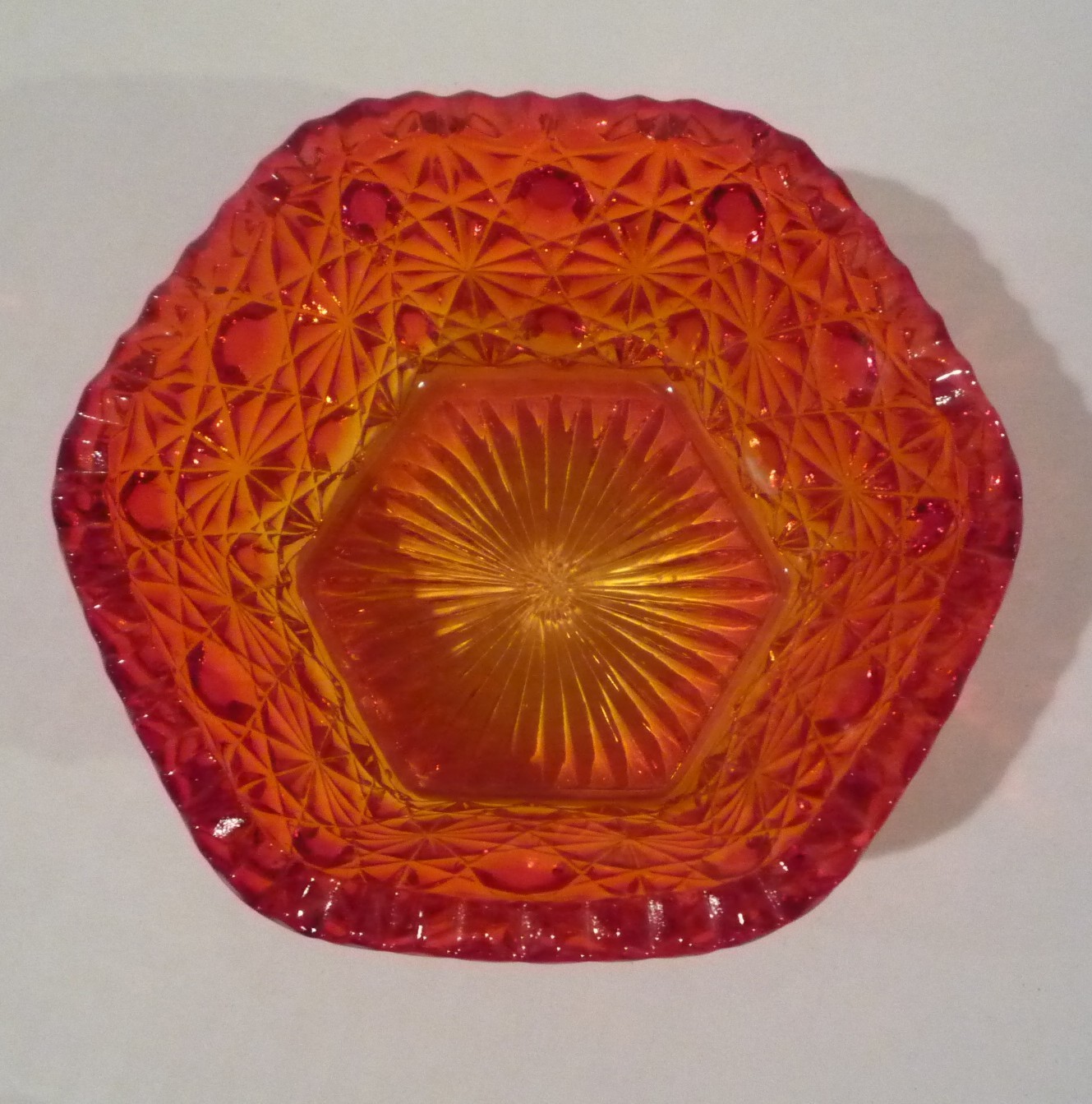 VTG LE SMITH AMBERINA HEXAGON DAISY & BUTTON 5” GLASS CANDY/NUT DISH GLOWS