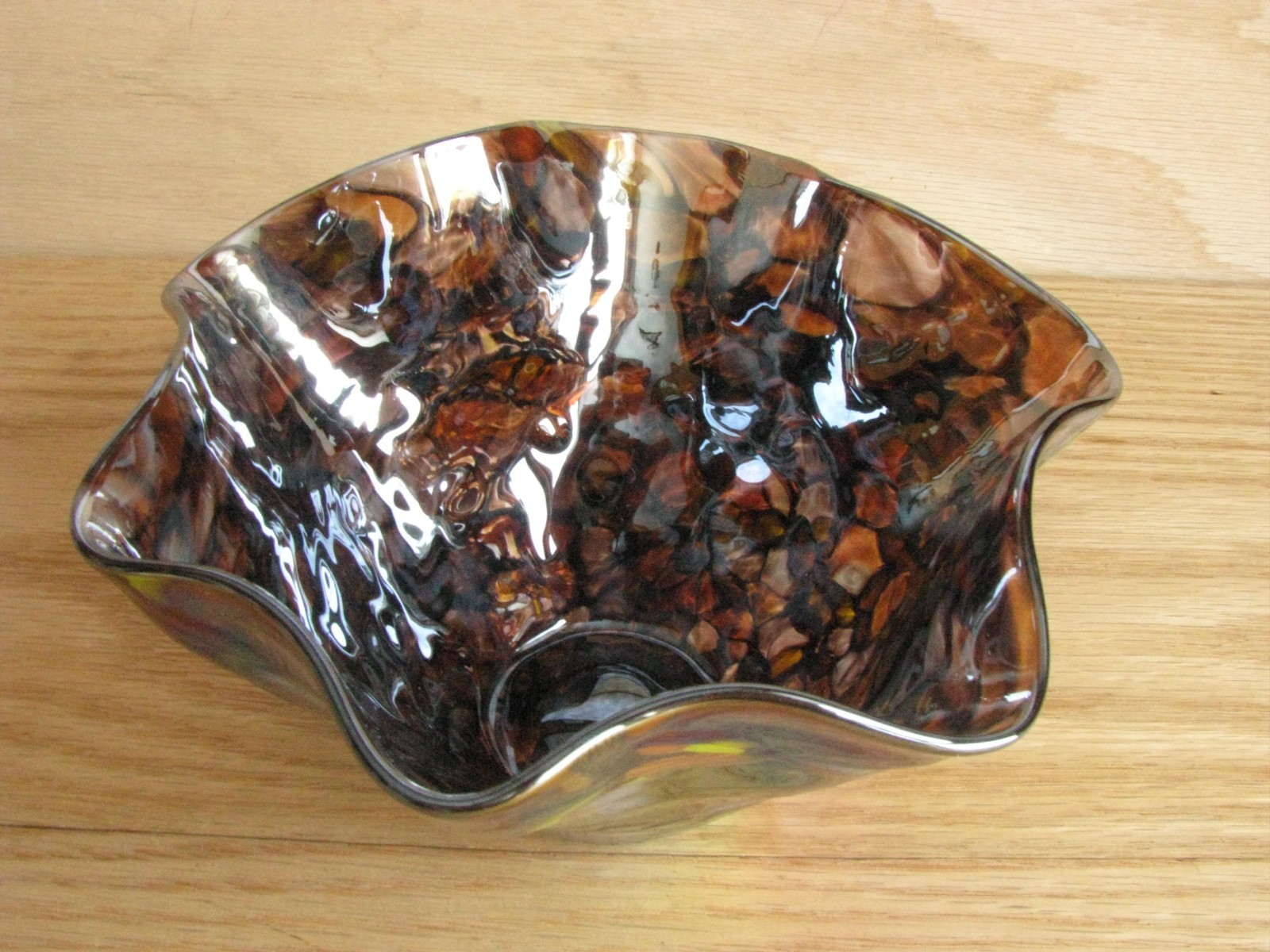 GLASS EYE STUDIO Ruffled Bowl Dish PURPLE GREEN BLUE Iridescent CARNIVAL Mosaic