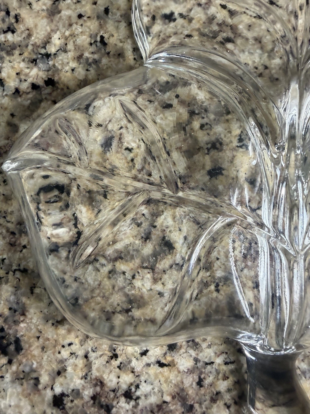 Leaf Shaped Divided Candy Dish Glass Tabletop Candy Nut Coin Holder 6.5″ Server
