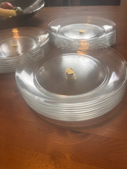 8 Arcoroc Classique Clear Glass Plates 7 7/8″ – Salad or Dessert Plates – France