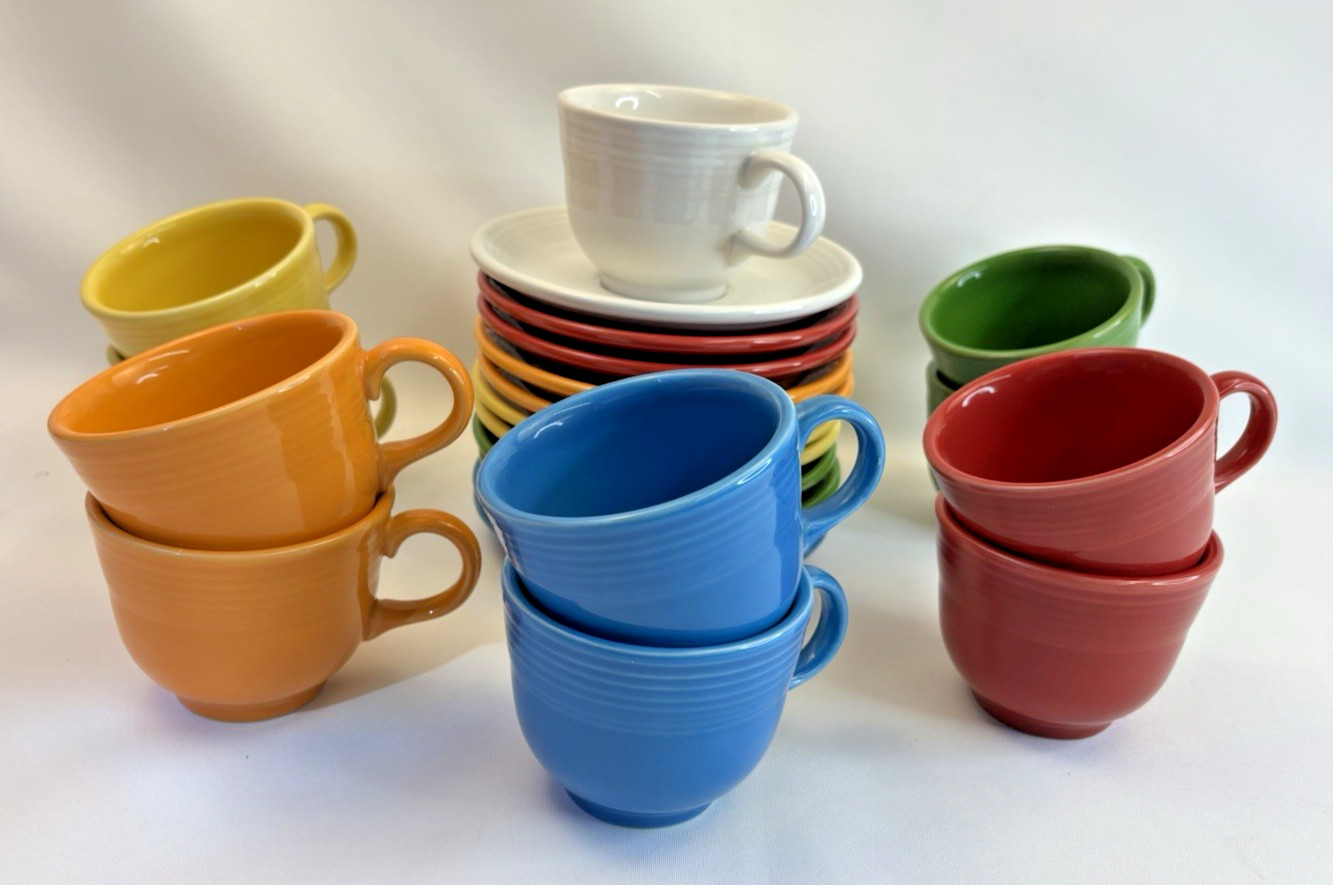 Homer Laughlin ~ FIESTAWARE Matched Set of 11 Coffee /Tea Cups and Saucers