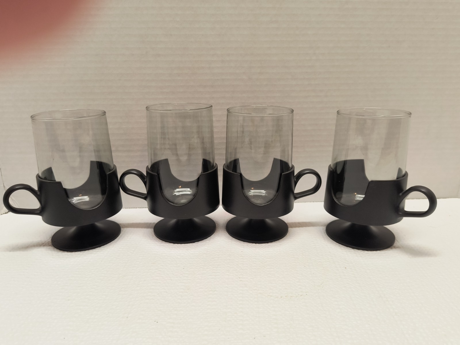 Glas-Snap Corning Set of 4-8oz. Cups/Mugs VTG MCM Black Plastic and clear glass