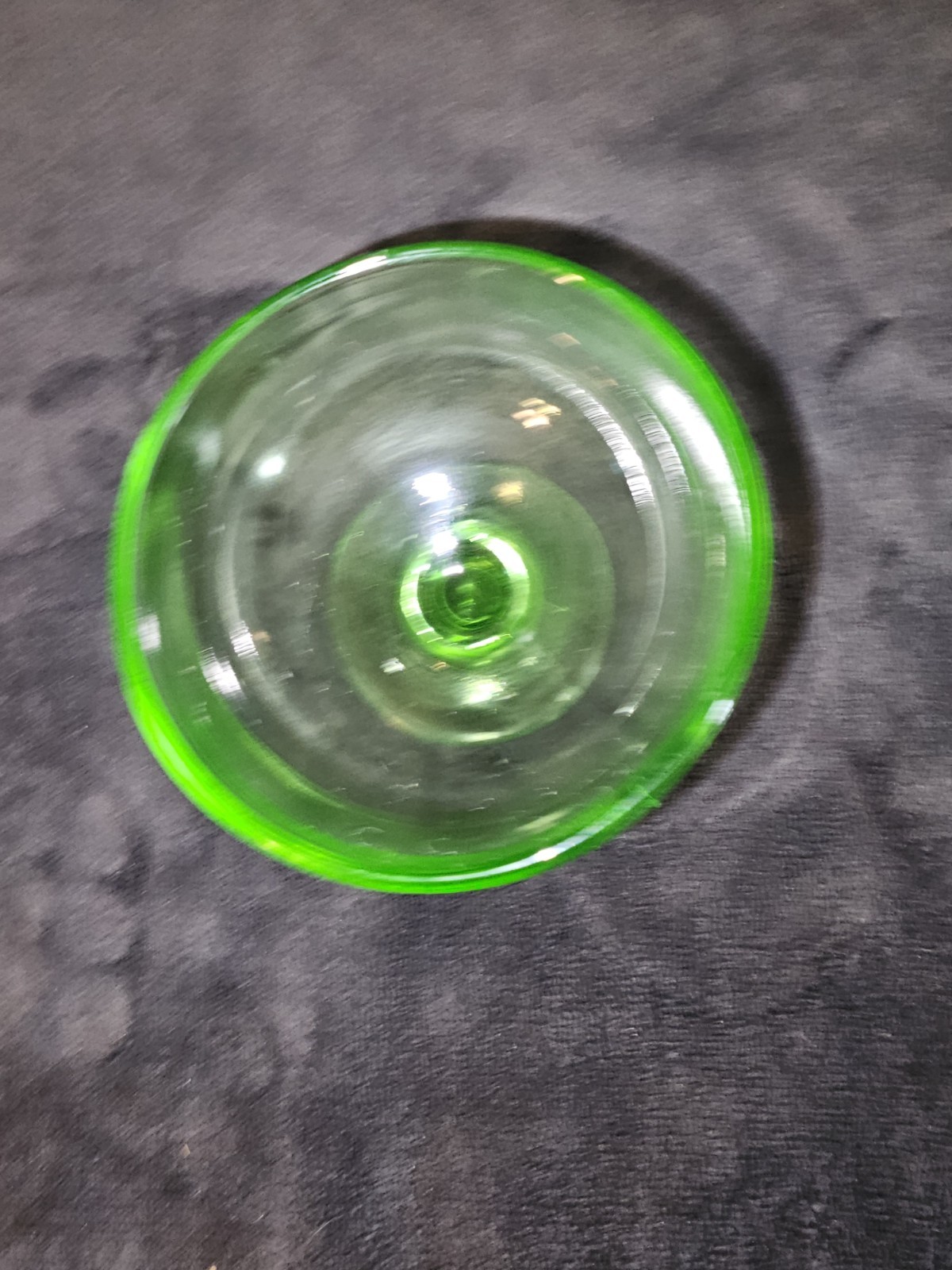 Uranium Green Depression Sherbert Cup, Glows Green Under 395nm & 365nm Light