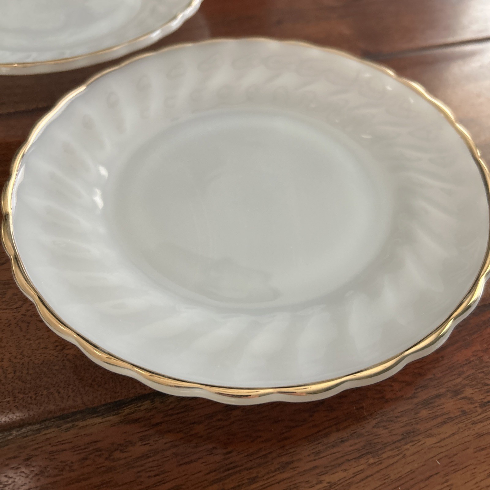 Vintage Anchor Hocking White Swirl Salad/Bread Plates 7.25″ Gold Trim Set Of 2