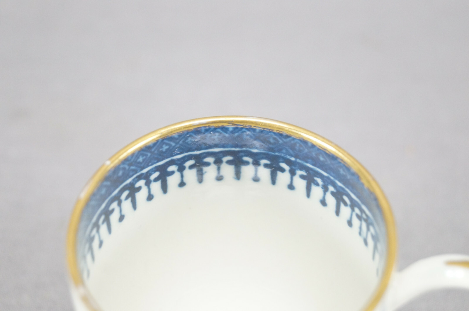 Caughley Nankin Willow Blue White & Gold Porcelain Coffee Cup Circa 1784-1799 A