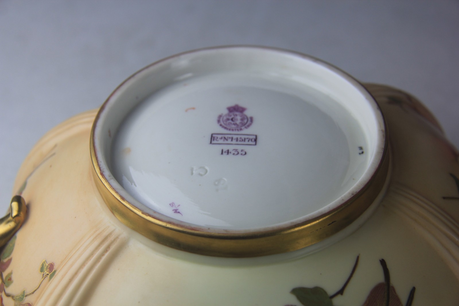 Antique Royal Worcester Large Blush Ivory Double Handled Centerpiece Bowl 1435