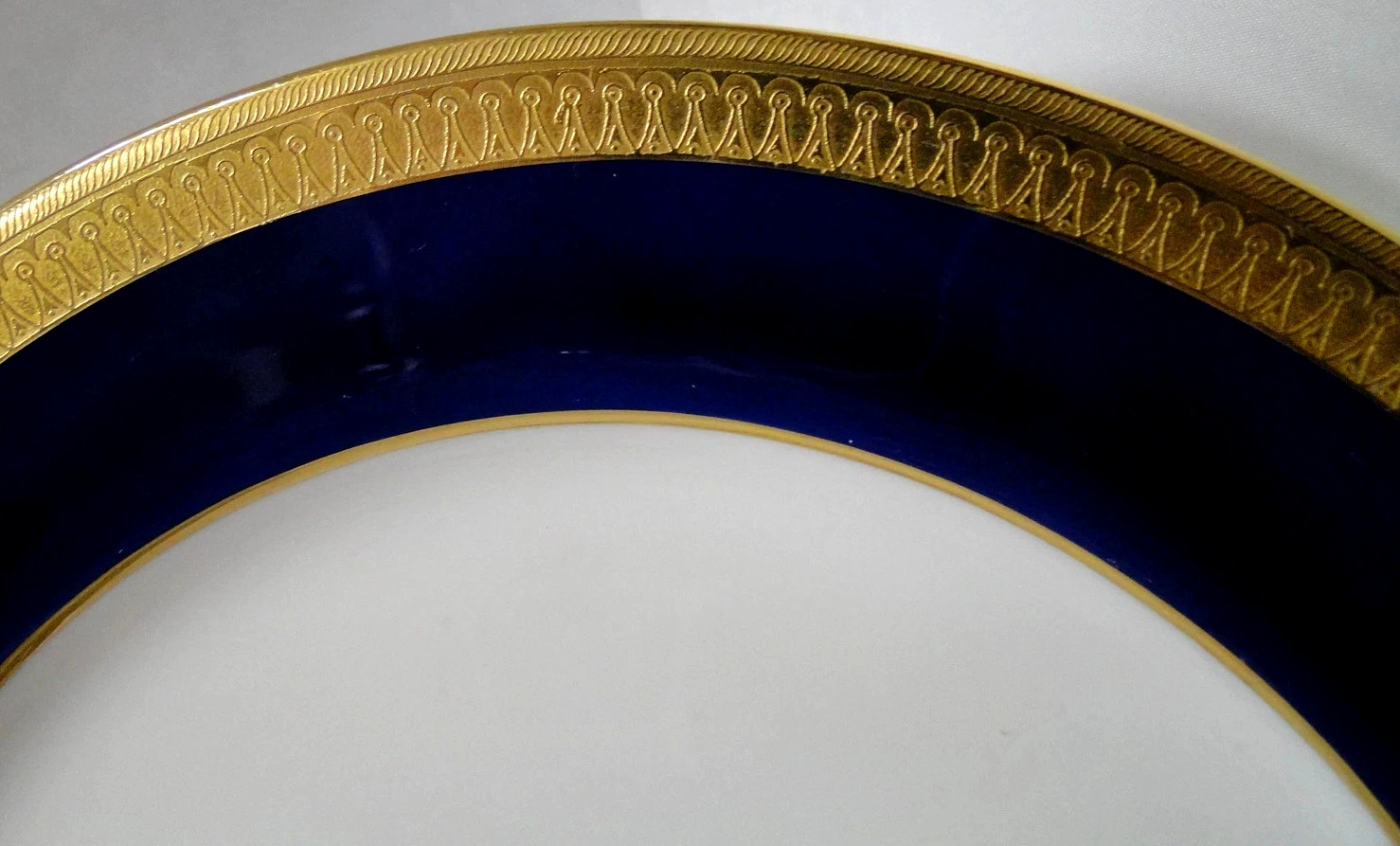 1 MINTON G6262 COBALT BLUE W Encrusted GOLD TRIM BAND DINNER PLATE 10 1/4″ VGC
