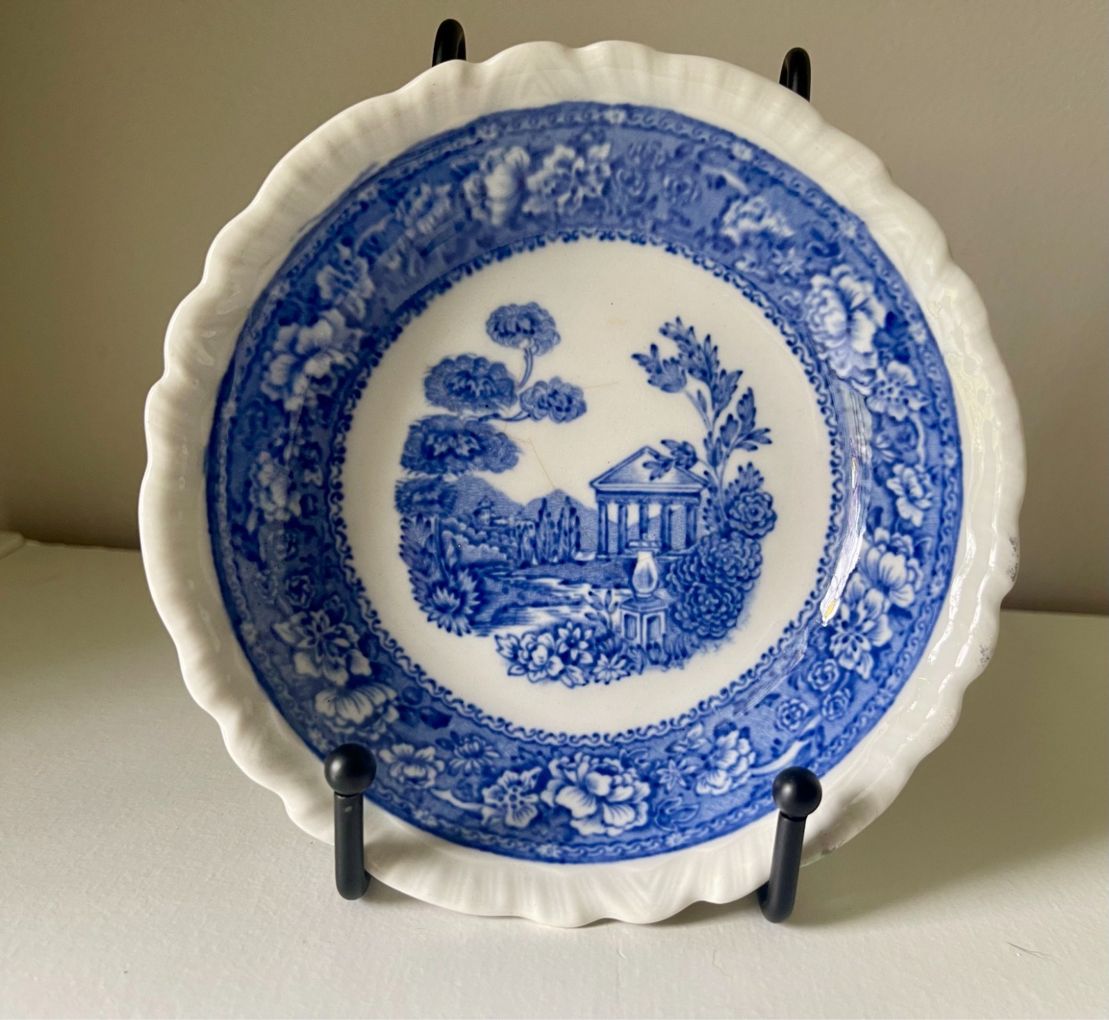 Vintage Warwick China Tudor Rose Blue White Transferware Berry Bowl Scalloped 5.