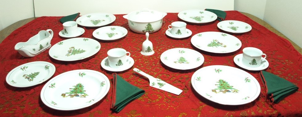 HOLIDAY HOSTESS BY TIENSHAN 26 PIECES 4 PLACE SETTINGS AND 10 EXTRA PIECES “NEW”