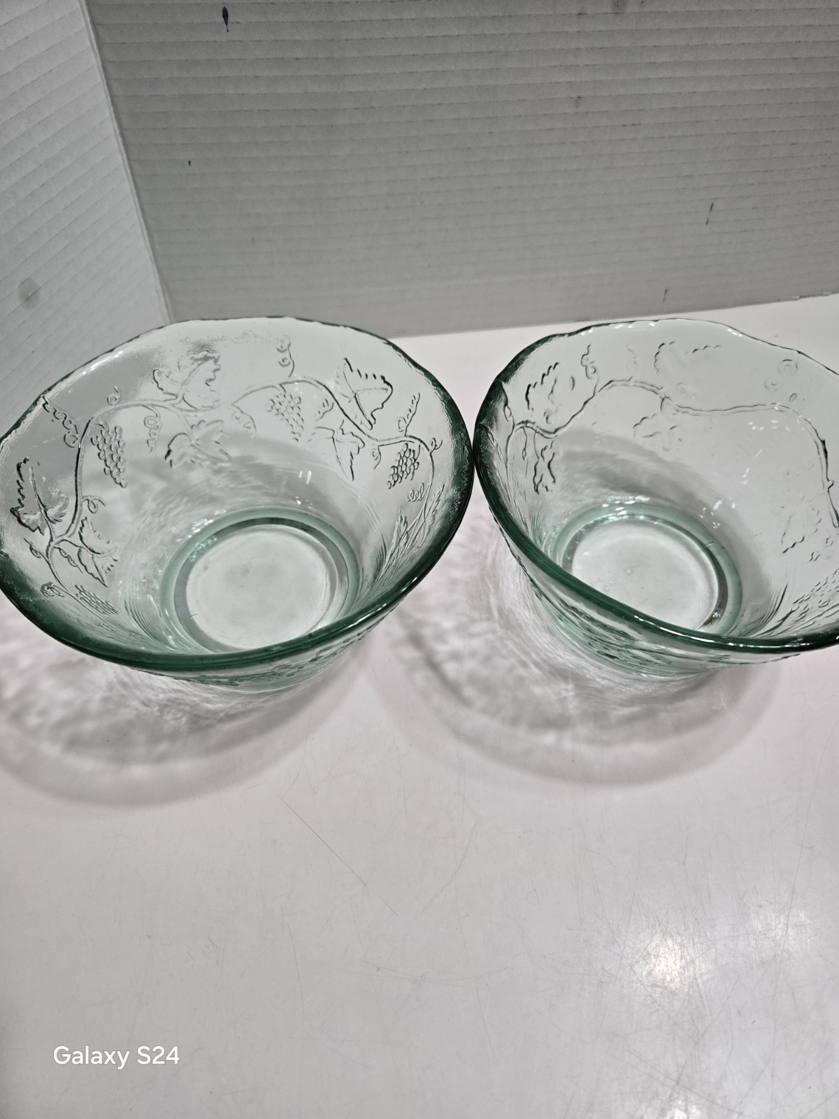 Vintage Set Of (2) RECYCLED GLASS With Raise Leaf And Grapevine Pattern Bowls
