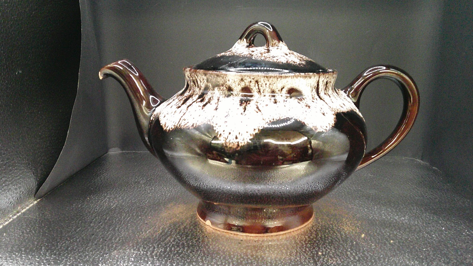 Vintage Royal Canadian Art Pottery Dripless Tea Pot Dark Brown&White Drip Glaze