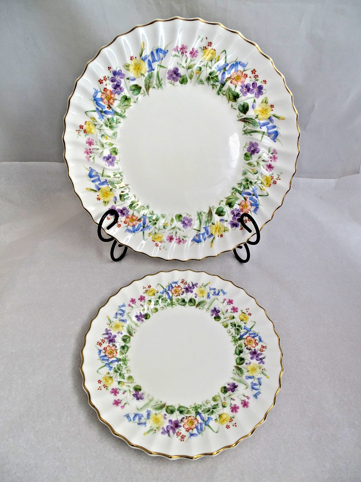 (2) Royal Doulton Easter Morn Bone China Decorative Plates Flower England