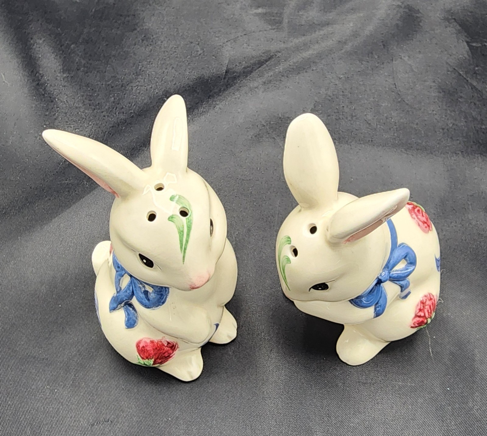 Lenox Poppies on Blue Salt and Pepper Shakers Bunnies Rabbits Easter