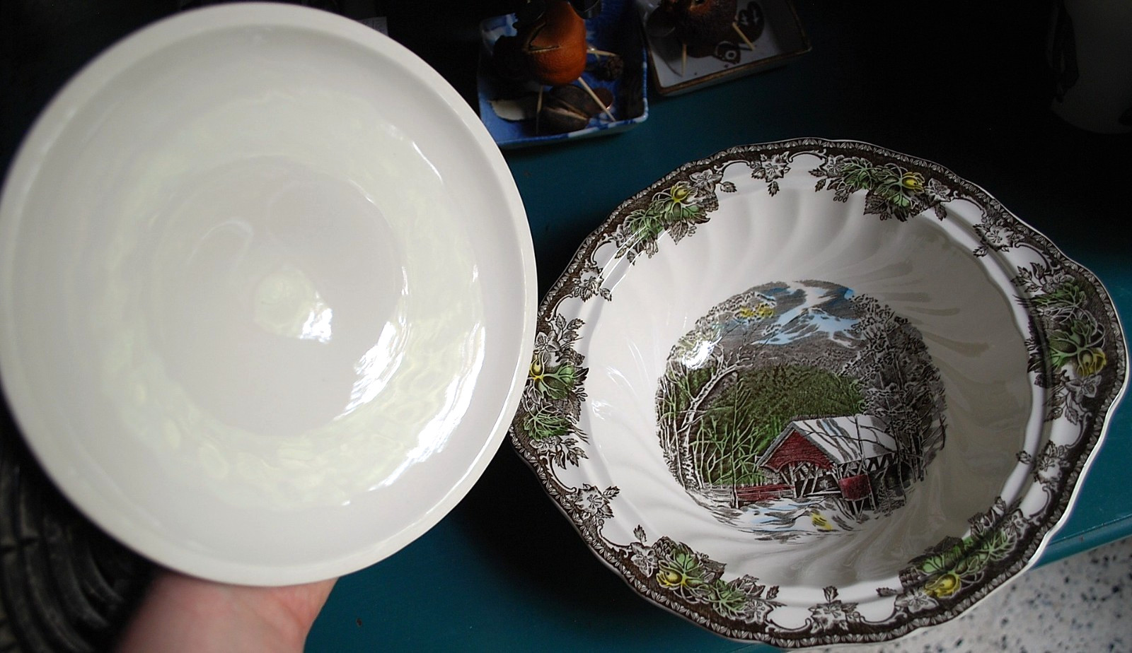 Vtg Johnson Bros COVERED BRIDGE FRIENDLY VILLAGE 10.25″ Covered Veg Dish ENGLAND