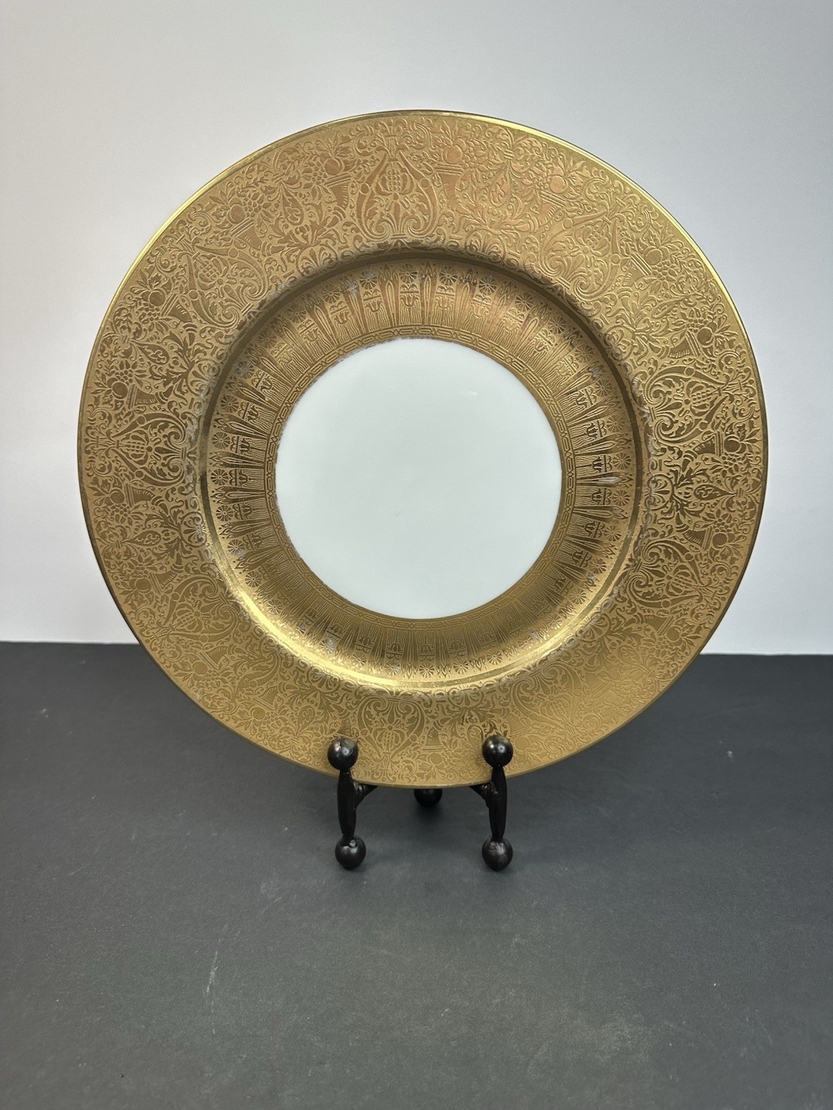 Heinrich H & C Selb Bavaria Cabinet Plate Charger 22K Gold Border 10.75” Vintage