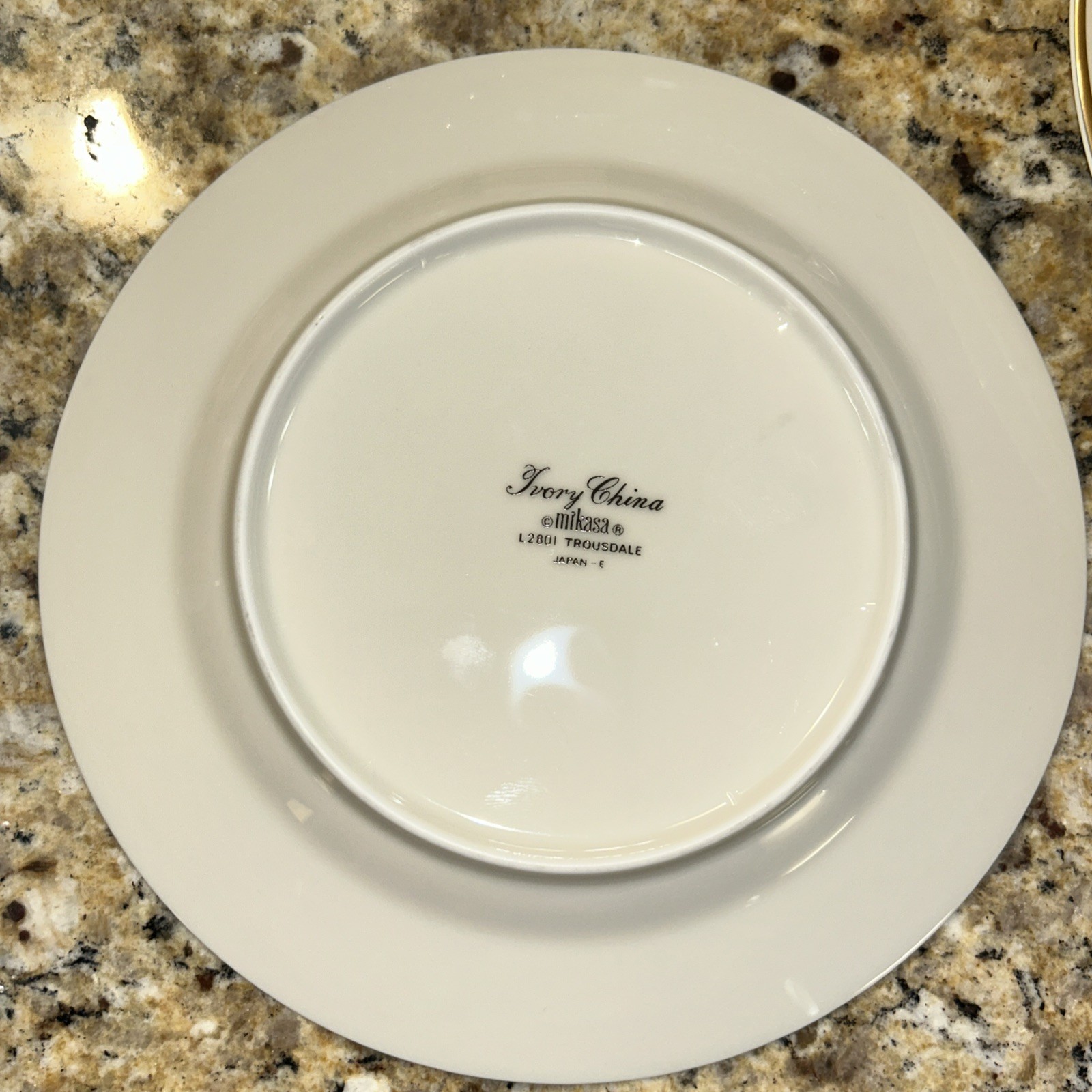 4 Mikasa Trousdale 6 1/2″ Bread Plates L2801