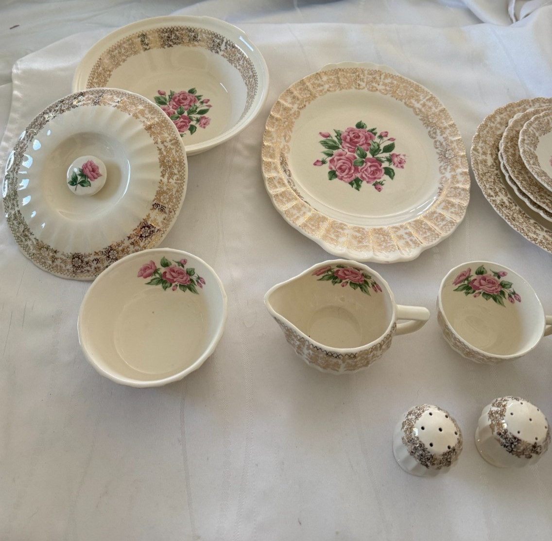 Sebring China Bouquet Warranted 22K Gold Dinnerware