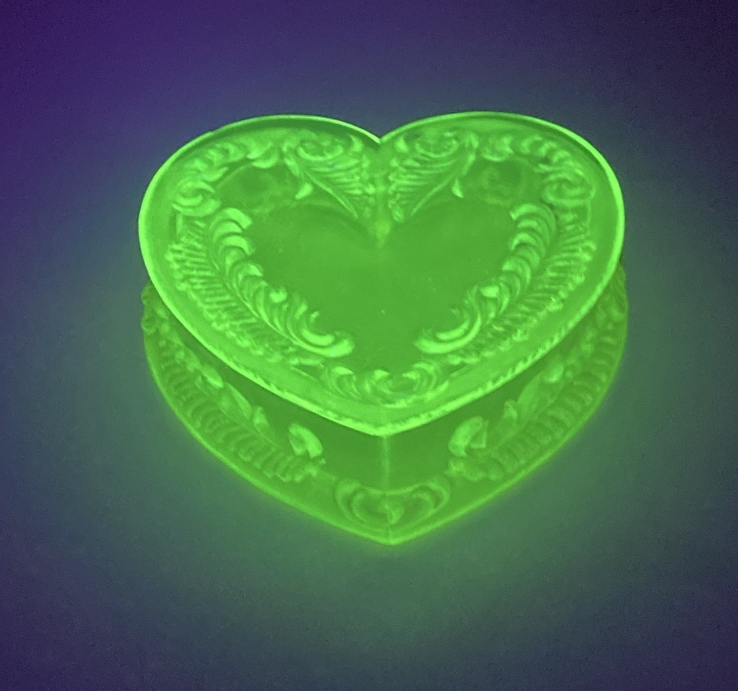 Uranium Glass Glows Heart Shape Trinket Powder Dish Vaseline