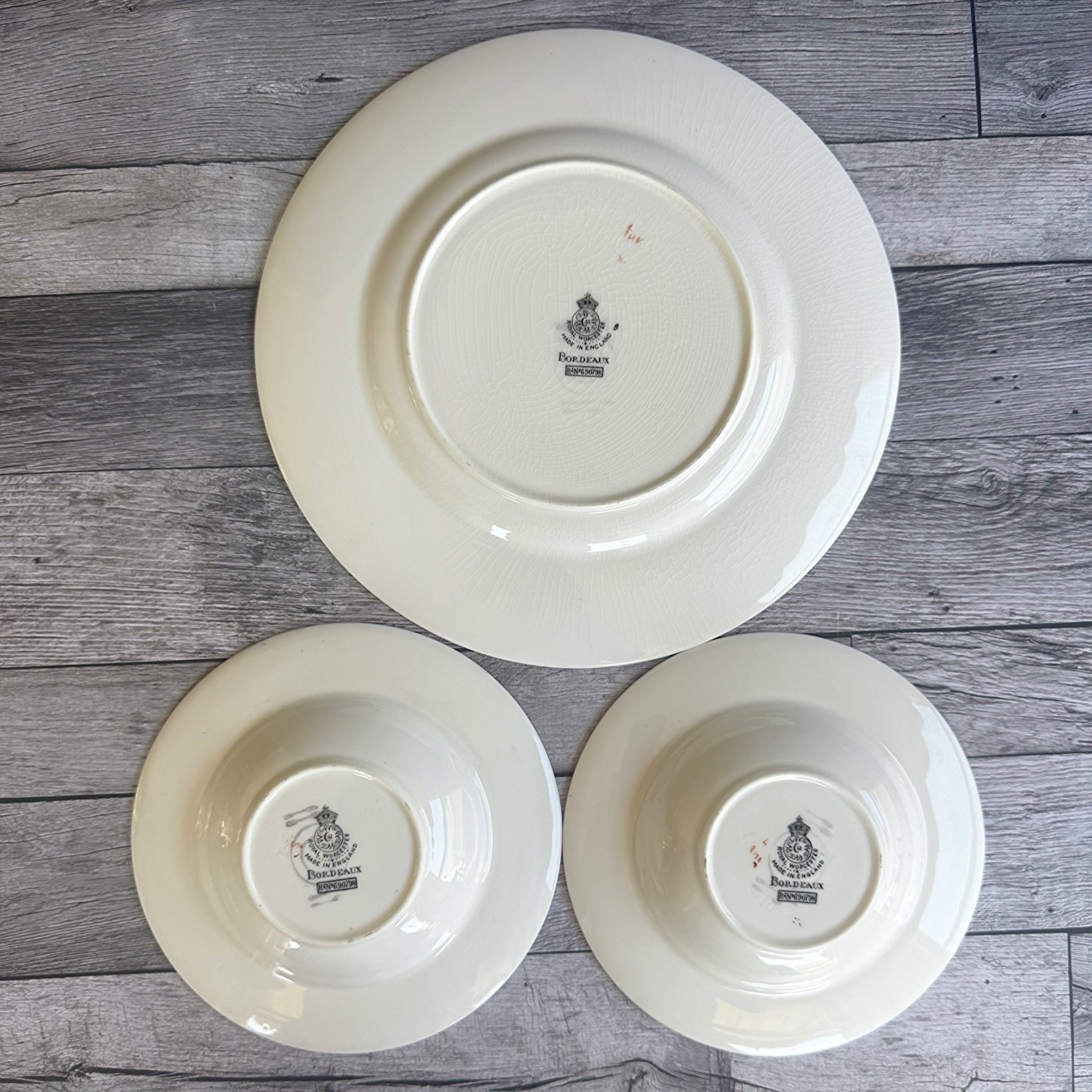 Royal Worcester Bordeaux Set 3 Dinner Plate Two Berry Bowls Bone China England