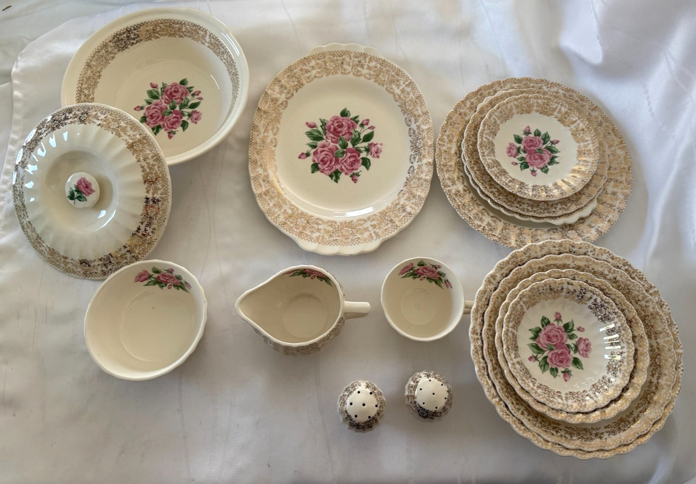 Sebring China Bouquet Warranted 22K Gold Dinnerware