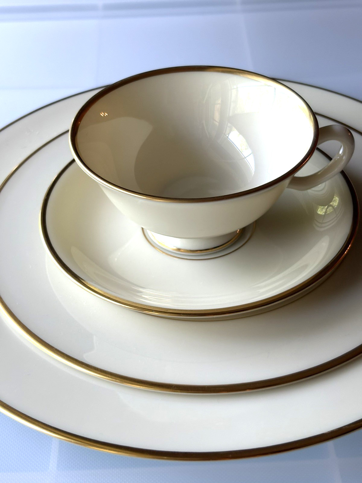 TIMELESS MODERN LINES-LENOX Mansfield Bone China- Windsor Lg Set-Gold & Ivory