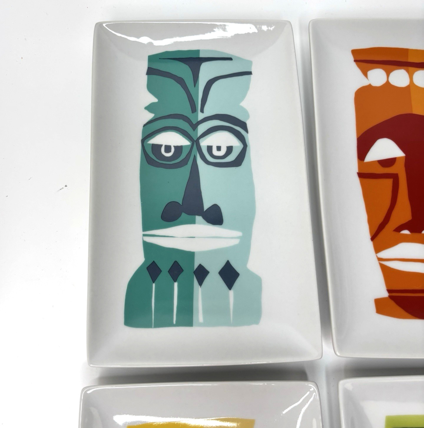 (4) Crate & Barrel Luau Totem Tiki Party Appetizer Plates Tray – Jane Dixon 2016