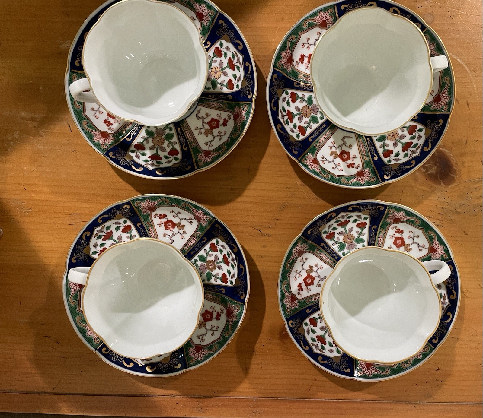 S/4 Japanese Imari Gold Scalloped Rim Cup/saucers Traditional Blue Rust