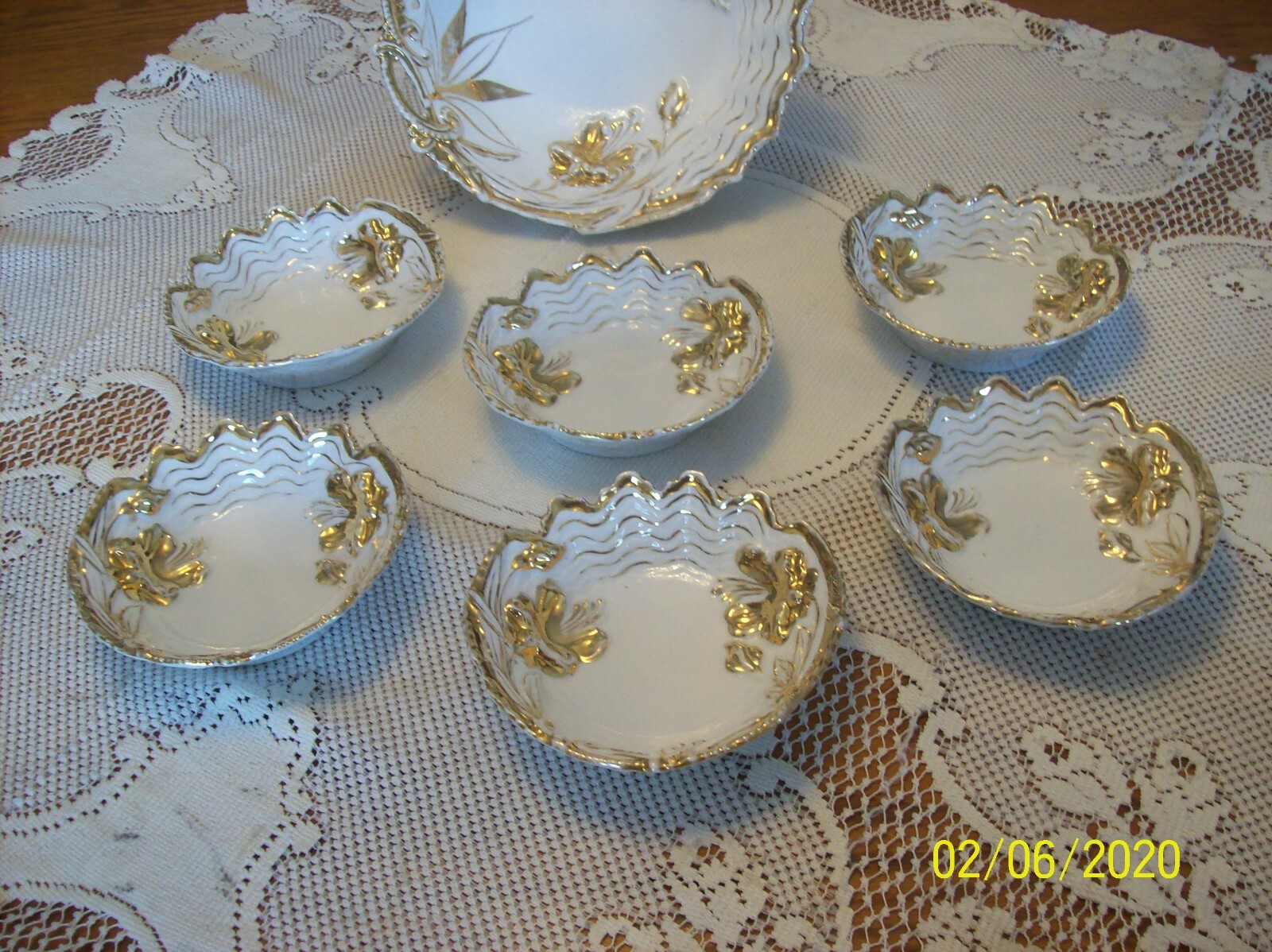 Gold & White Porcelain Raised Floral Pattern 7 Piece Vintage Berry Bowl Set