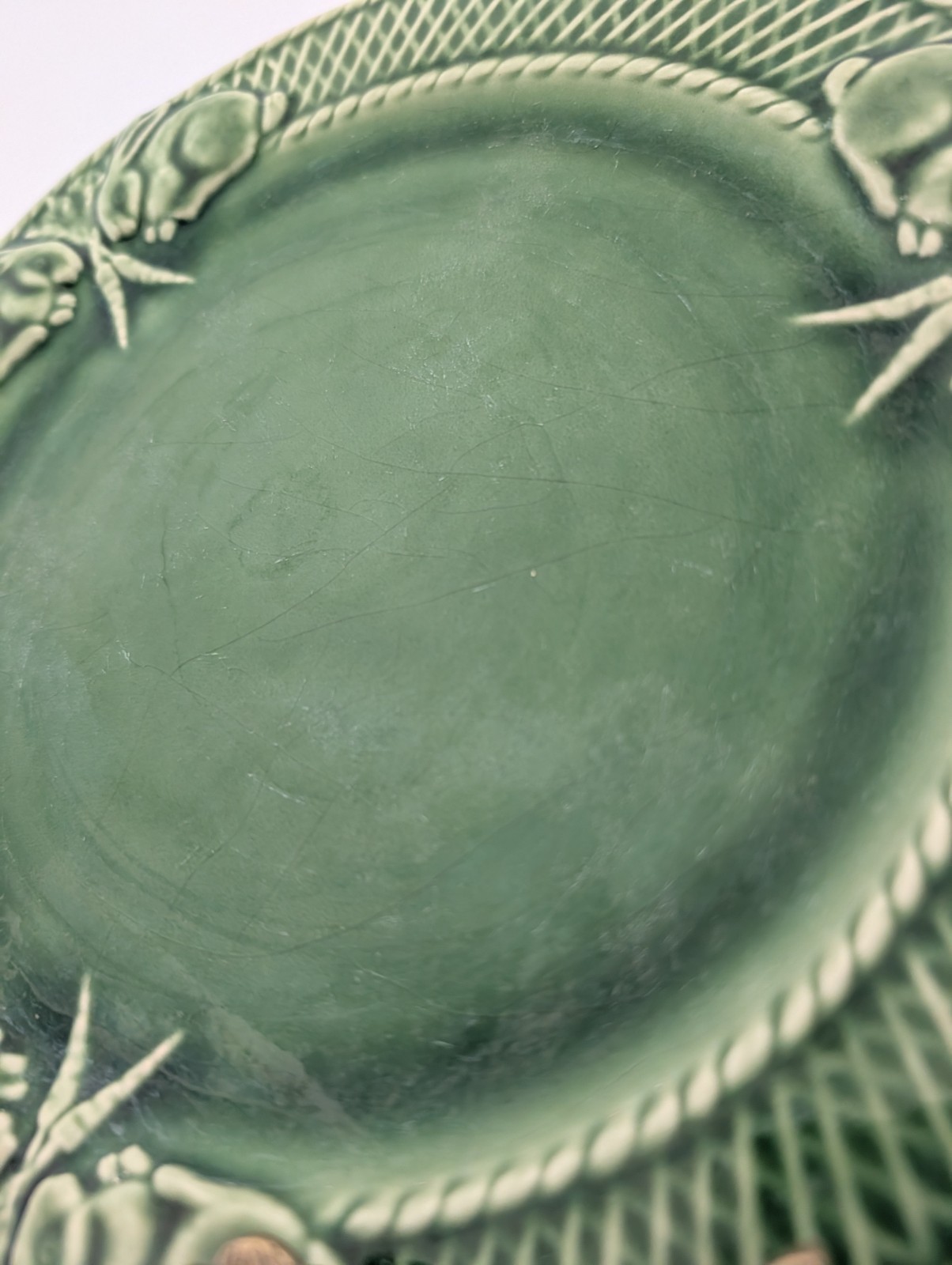 Vtg Bordallo Pinheiro Rabbit Green Dinner Plate 10.25″ Set Of 2 Read Description